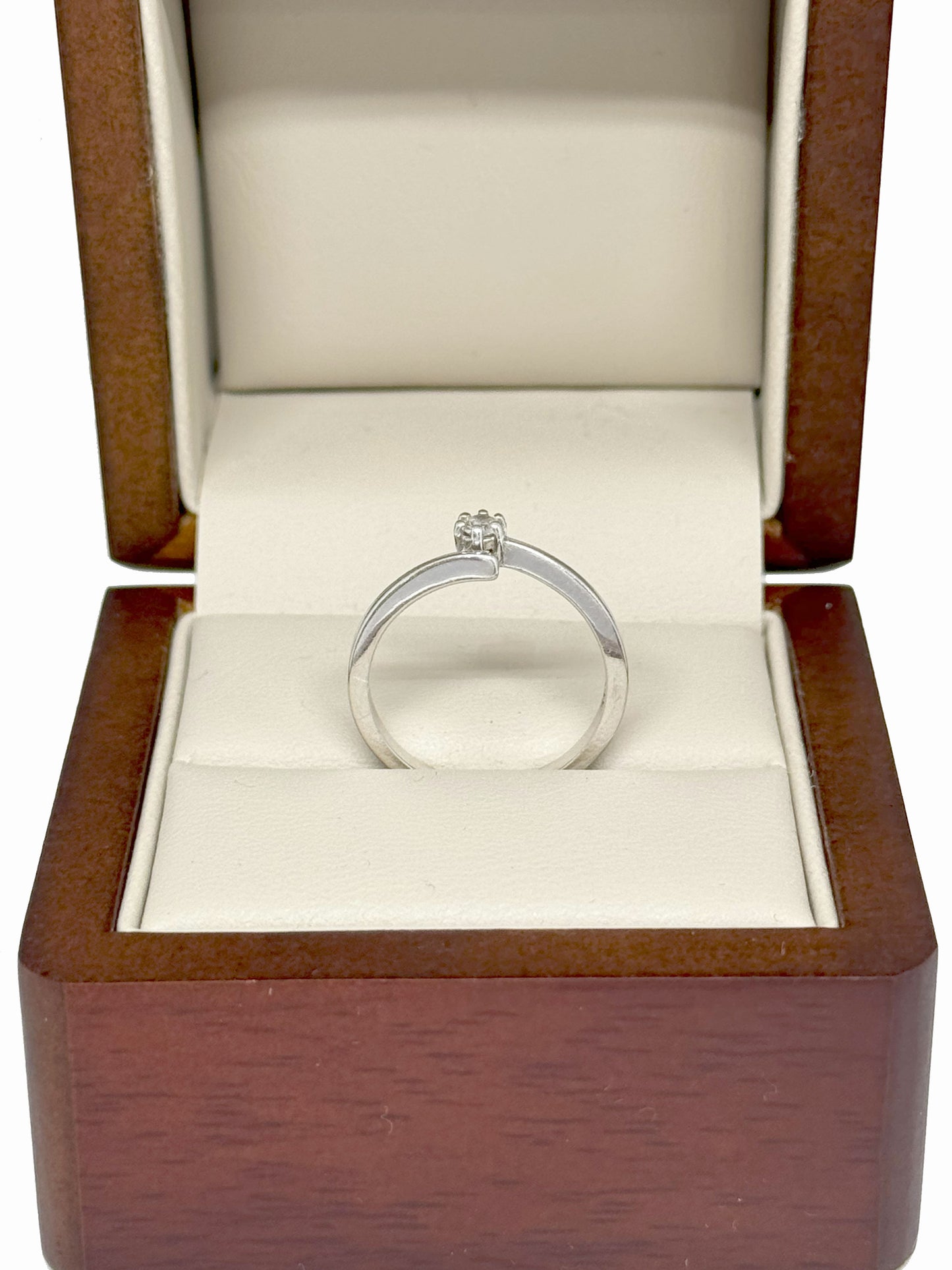 Anillo de Compromiso en Oro Blanco de 14K con Diamante Natural Corte Brillante .10 cts Diseño Cometa DJ2269