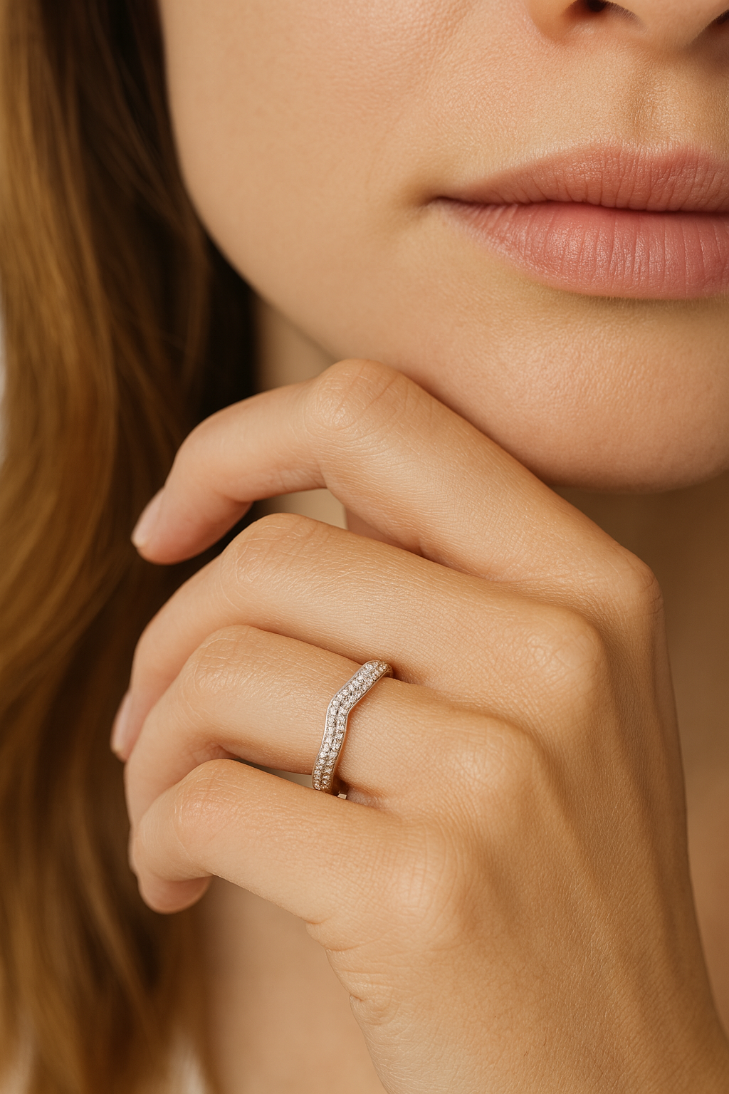 Churumbela Ondulada de Oro Blanco 14K con Diamantes Naturales .20 ct DJ3995