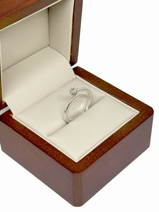 Anillo de Compromiso en Oro Blanco de 14K con Diamante Natural Corte Brillante .10 cts  Diseño Cometa DJ2269