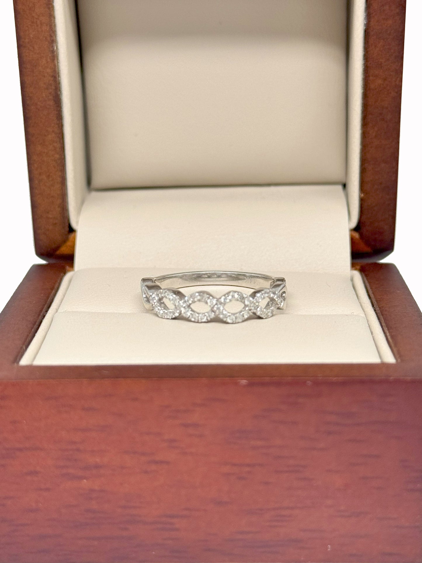 Churumbela Entrelazada de Oro Blanco 14K con Diamantes Naturales (.25 ct) DJ3238