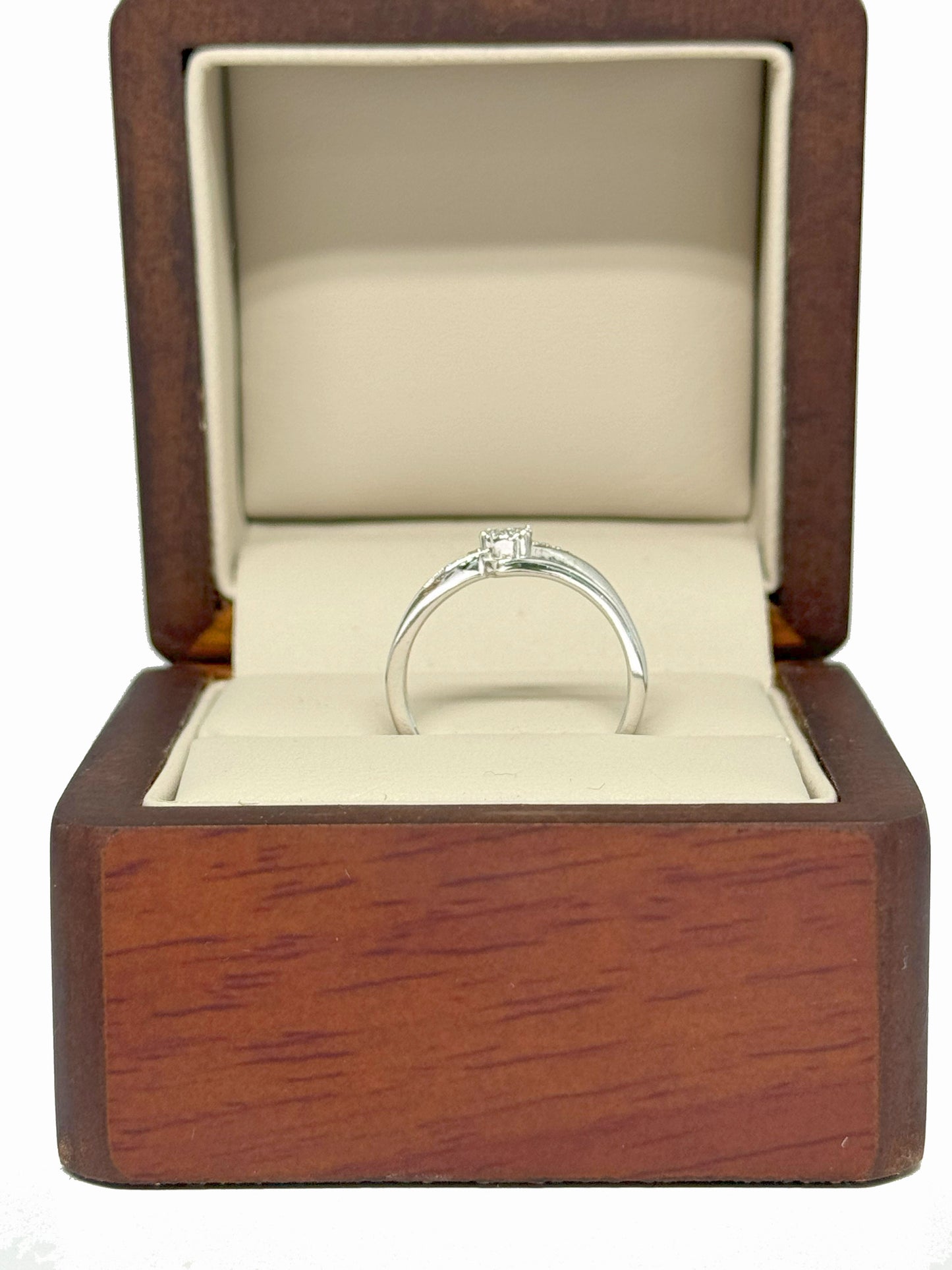 Anillo de Oro Blanco 14K con Diamantes Naturales (.08 cts) – Diseño Curvo Exclusivo DJ3690