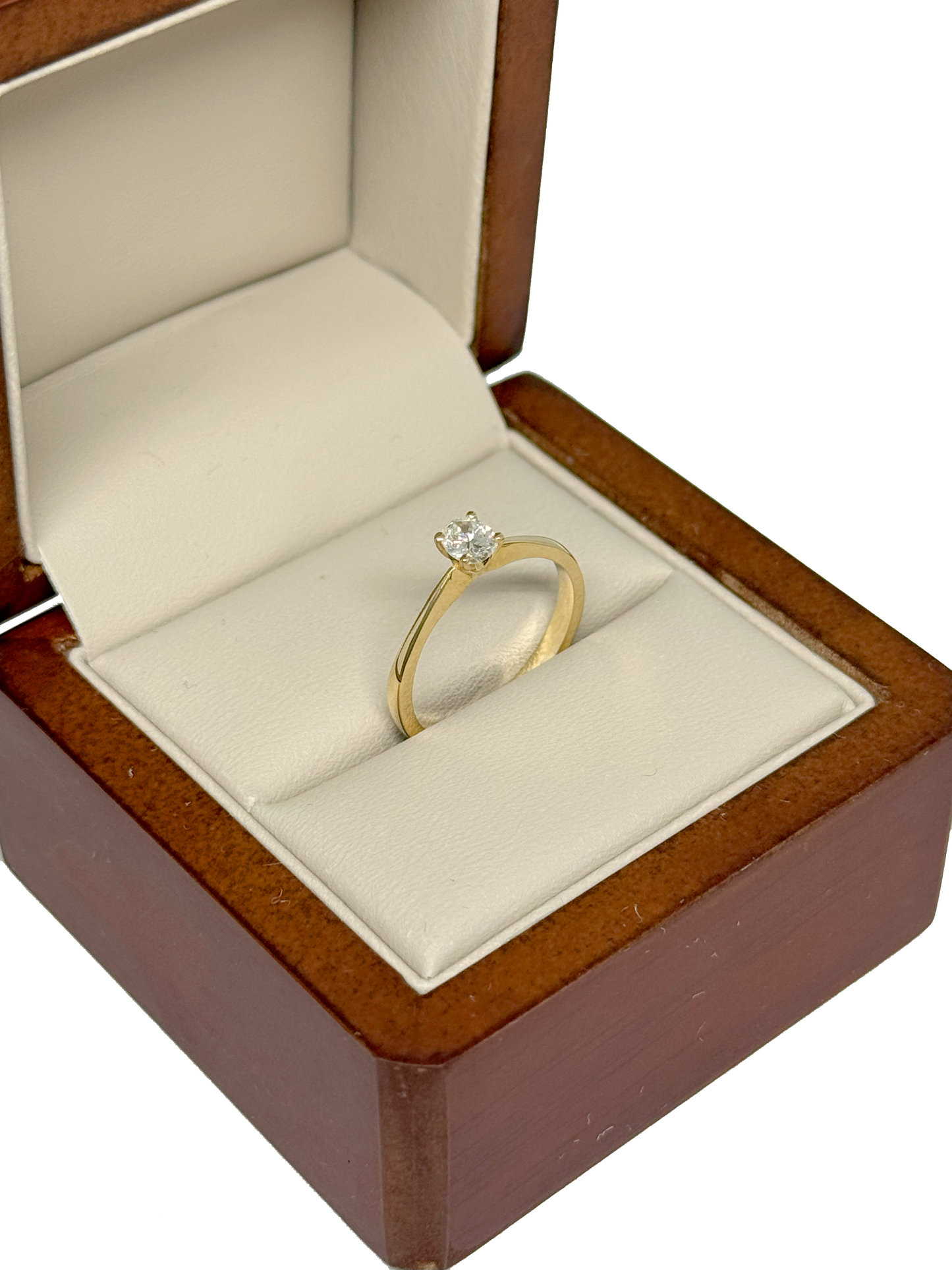 Anillo de compromiso en oro amarillo de 14K con diamante natural corte oval (.30 cts) DJ4020