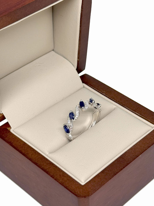 Churumbela de Oro Blanco 14K con Zafiros (.75 ct) y Diamantes Naturales (.17 ct) DJ4056