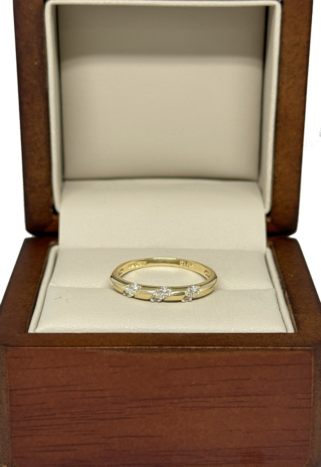 Churumbela en Oro Amarillo de 14K con Diamantes Naturales (.12 cts) – Diseño Diagonal