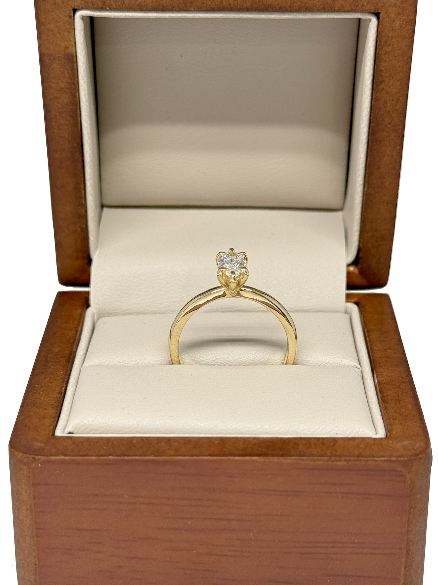 Anillo de compromiso en oro amarillo de 14K con diamante natural corte Marquís de 0.50 cts. DJ4120